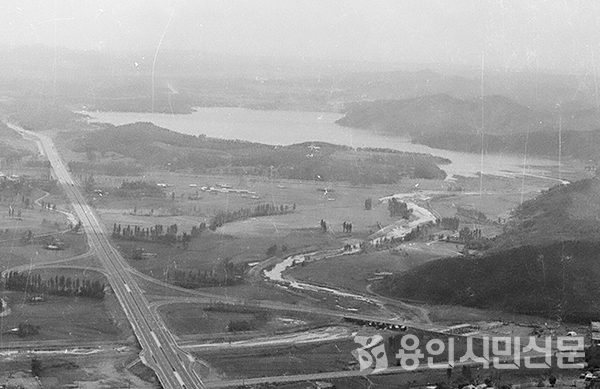 1969년 당시 용인 신갈톨게이트와 하갈동  모습 /사진출처 경기도