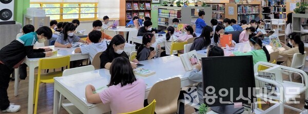정평초등학교가 이케아 기흥점의 지원을 받아 도서관을 새로 단장했다.