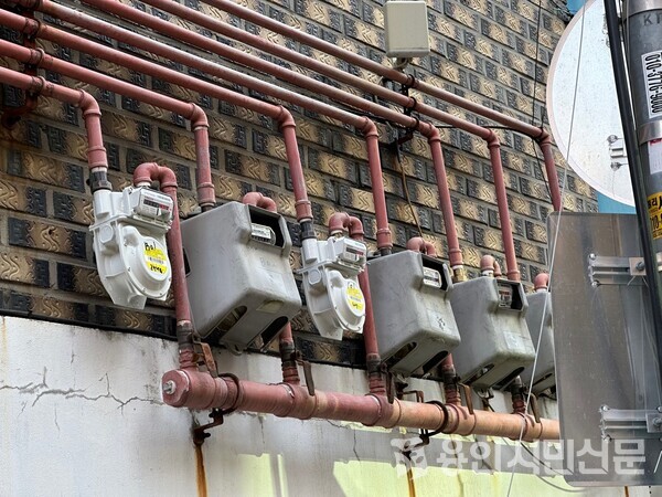 기흥구 한 빌라에 설치된 가스계량기.