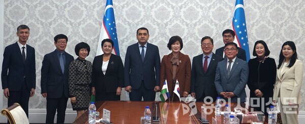 용인시 주선으로 20일 용인상공회의소와 우즈베키스탄이 업무협약을 체결했다.