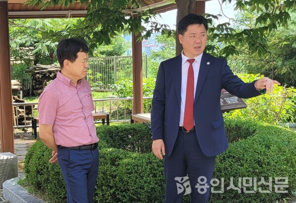 지난 19일 경기도의회 정하용 의원이 용인 중일초등학교에서 교육환경 개선을 위한 정담회를 열었다.