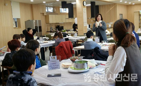 용인시농업기술센터는 과이 케이크 만들기 수업 참여자를 12월 4일부터 모집한다.