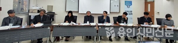 지난 25일 한국언론정보학회 가을 학술대회 '지역신문 육성정책' 세미나가 진행됐다.