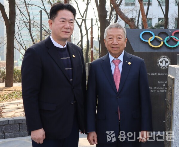 지난 1월 29일 세르미앙 응 IOC부위원장(오른쪽)과 이동섭국기원장이 국기원에서 만남을 가졌다.